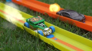 Hot Wheels Bone Shaker vs Bugatti Chiron