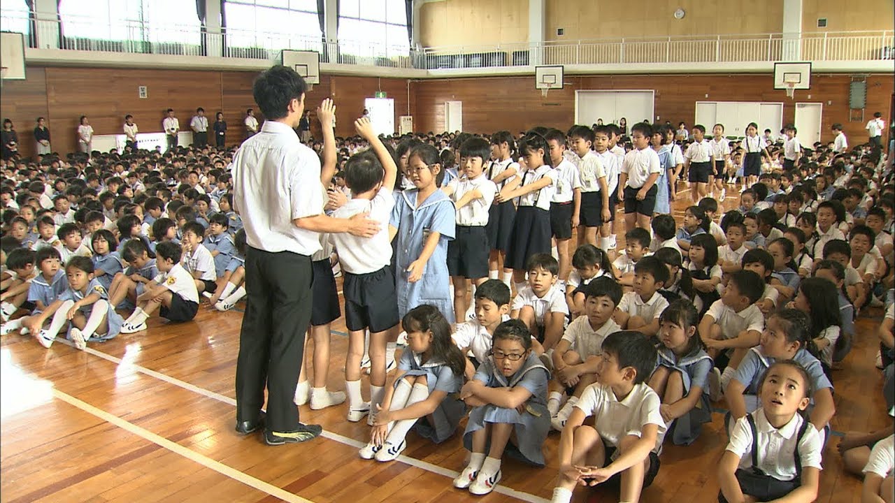 教室に子どもたちの笑い声　岡山市の小学校で新学期がスタート