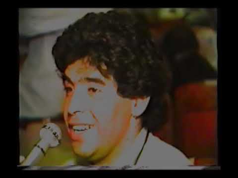 Diego Armando Maradona en el avión post México 1986