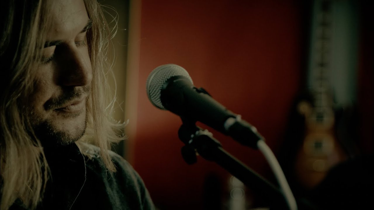 Zach Churchill - Surrender (live in studio) adlı videoyu YouTube'da izle Zach Churchill - Surrender (live in studio) adlı videoyu YouTube'da izle