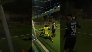 Otro partido polémico, arquero expulsado al minuto 5 #futbol #atajadas #arquero #portero #chile