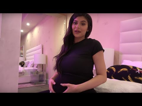 Kardashian Family Celebs React To Kylie Jenners Baby Youtube