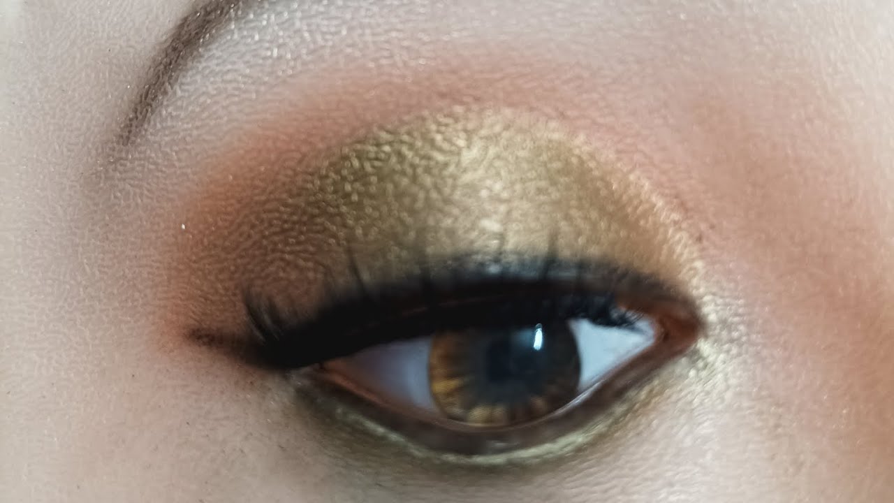 I Tried the Most Popular Eye Makeup Techniques Across the Globe