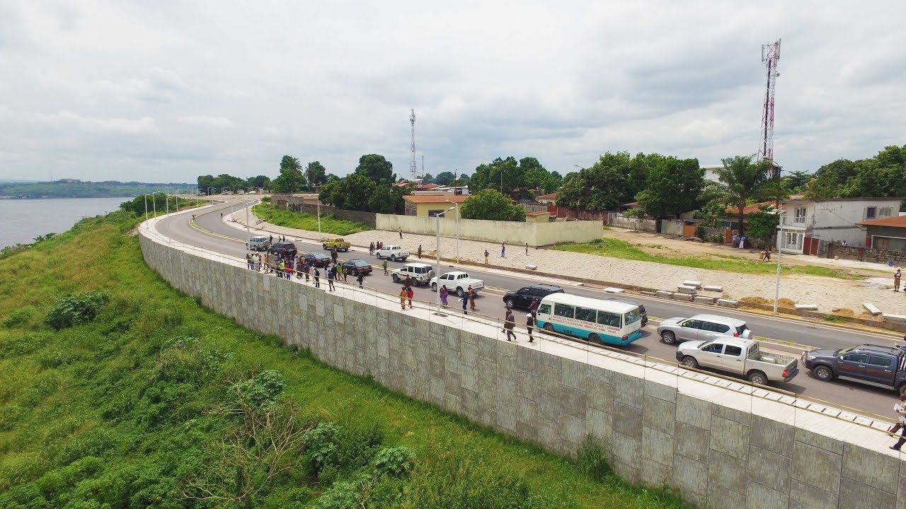 Visite des chantiers de la corniche sud, siège du Parlement et CERGEC
