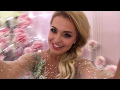 20 мая 2017 г. День рождения Анны Городжей. Клип с гостями на песню Монатика 'Кружит'.