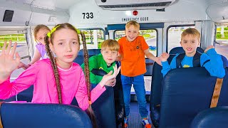 Vlad Ve Niki Havuzda Okul Otobüsü Ve Güvenlik Kurallarını Öğreniyor