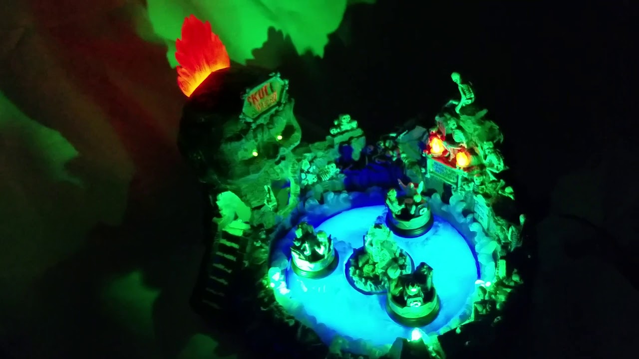 Lemax Spooky Town Skull River 