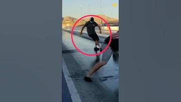 Het geheim van plakkerig asfalt op dragracebanen! #shorts