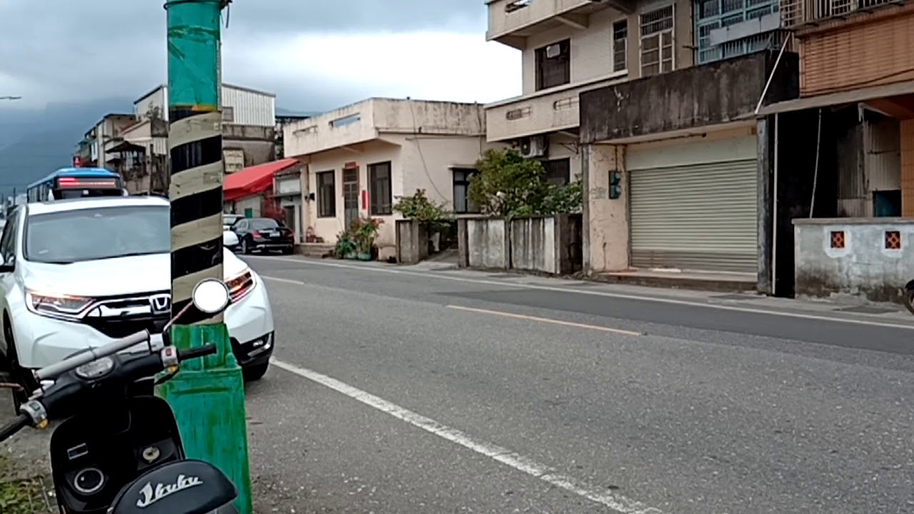 1068路線公車行經金山(南勢)(西元2020年05月10日)