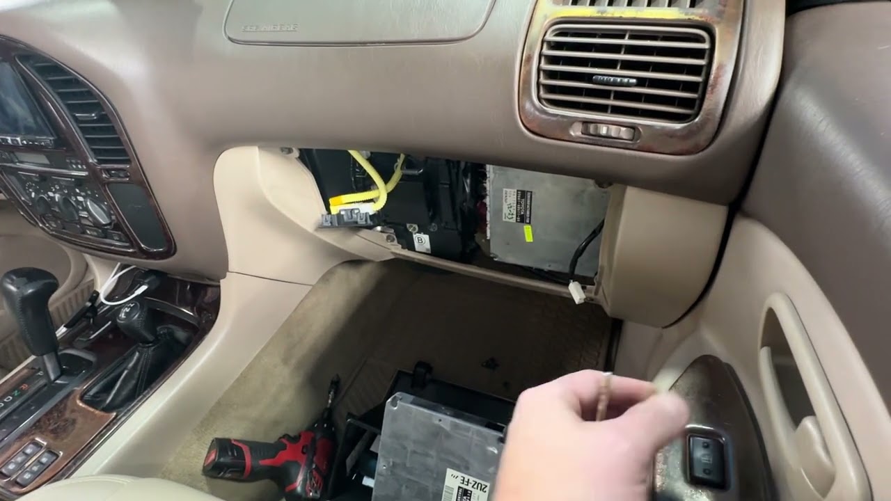 100 Series Land Cruiser ECU Replacement - YouTube