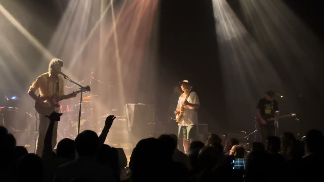 Pavement - Gold Soundz live 2026 - YouTube