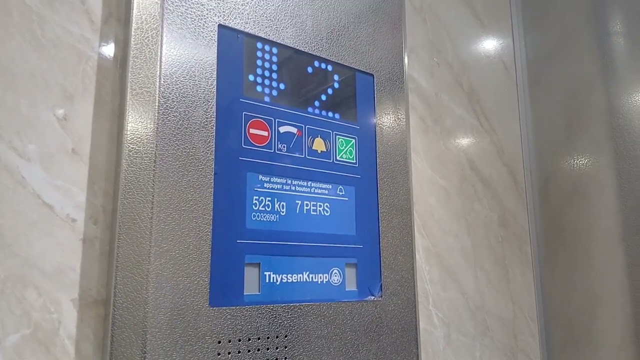 2 magnifique ascenseur mod par thyssenkrupp Toulon france 