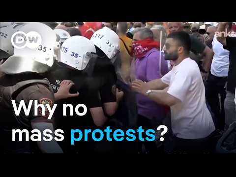 Turkey cracks down on opposition &mdash; why no outcry? | DW News

Turkey&rsquo;s opposition is under pressure. A court decision has removed CHP leader &Ouml;zg&uuml;r &Ouml;zel &mdash; triggering protests, police crackdowns, and a deepening political crisis.

#Turkey #cracks #down #opposition #why