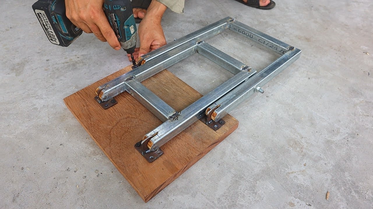 Great idea for a smart craftsman's compact folding chair / Diy smart folding metal chair