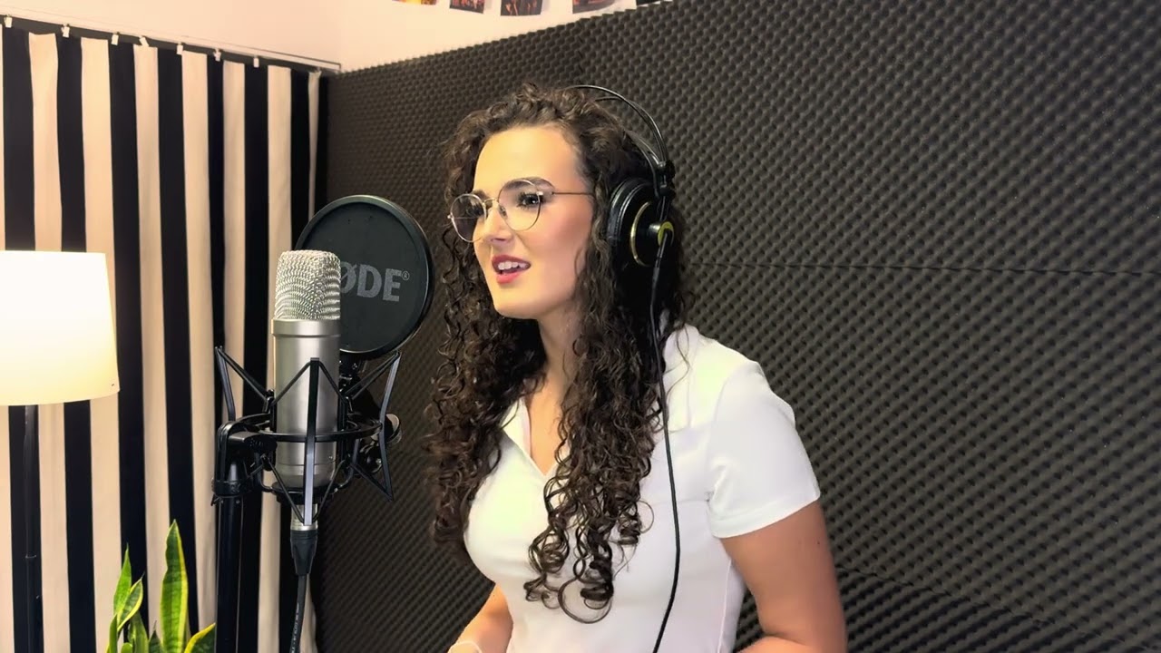 Amelia Puchalska - Bound To You (cover)