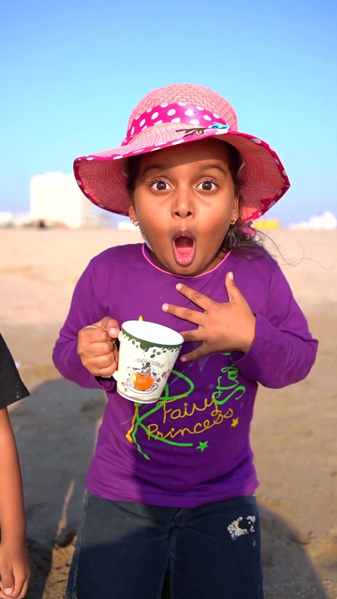 Billi ko Aarhaan ki frooti peena hai ?? #shorts #funnyvideo #comedyvideos