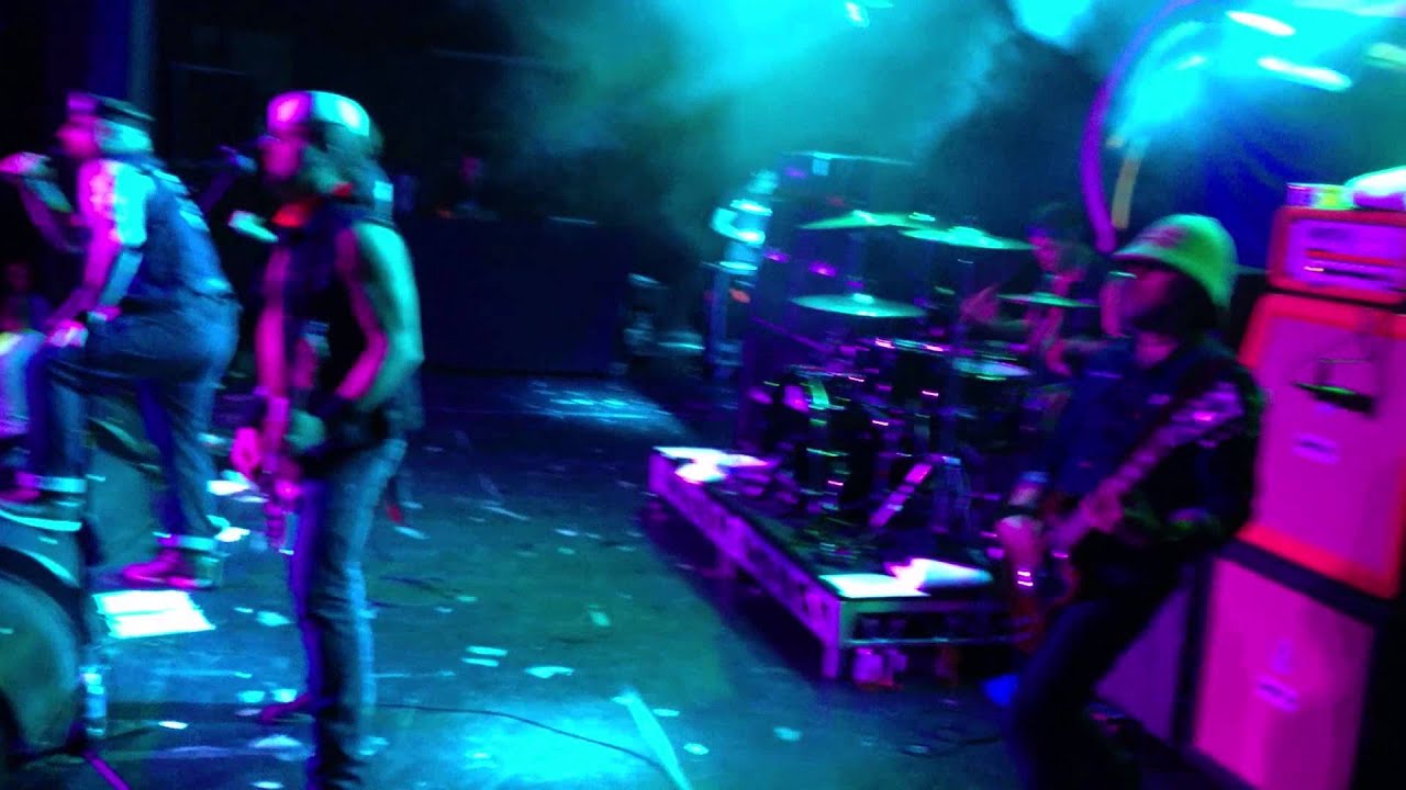 TURBONEGRO HIFI BAR SYDNEY 2012 - DUDE WITHOUT A FACE