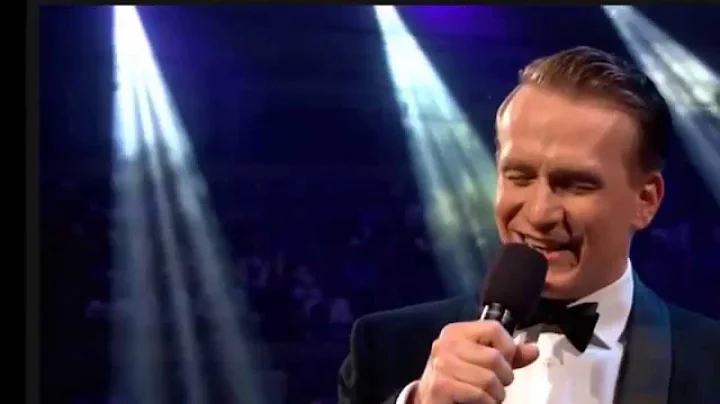 Jamie Parker sings "Cheek to Cheek" with the John ...