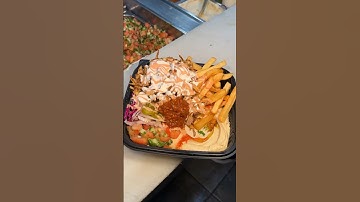 We could watch (and DEVOUR) this Chicken Shawarma Plate from Duzan in NYC all day. 🤤 #DEVOURPOWER