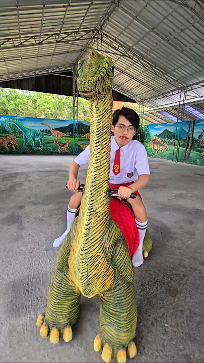 Oh my god, the dino is going backwards #trandingshorts