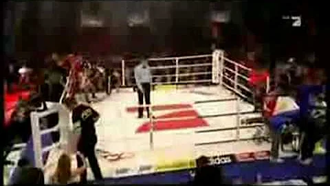 Susi Kentikian WTKO3 vs Sarah Goodson - the ref fa...