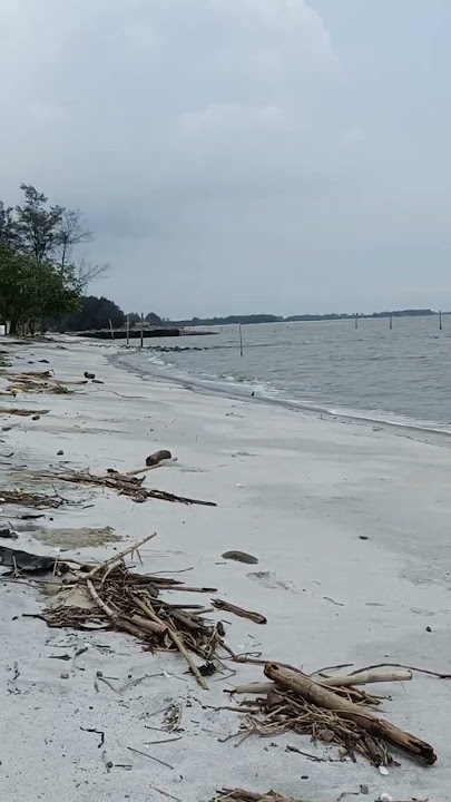 Suasana Pagi Hari Pantai Cermin- Serdang Bedagai??#sumaterautara #serdangbedagai #sejolitravelers