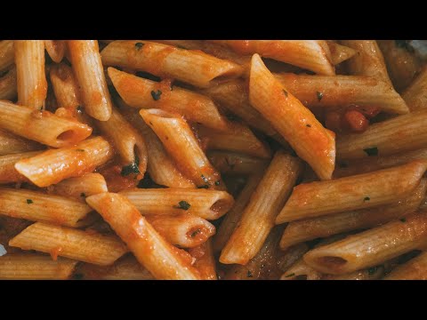 Video: Skrivnosti Italijanske Kuhinje: Testenine Fettuccine Alfredo Z Kozicami