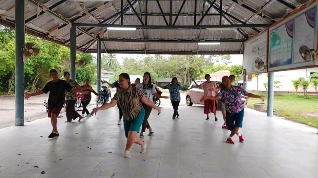 ท่าดิบ แม่บายศรี ขอบคุณท่า อ.นิรันดร์ โดย นาพรุสุขภาพดี