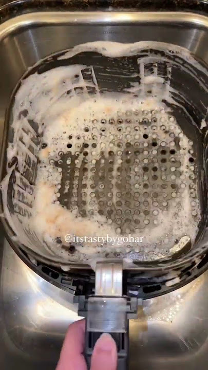 How to clean the Air Fryer? Air Fryer cleaning tip | #shorts #shortsvideo #airfryer