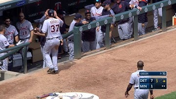 DET@MIN: Hicks keeps the rally going with two RBIs