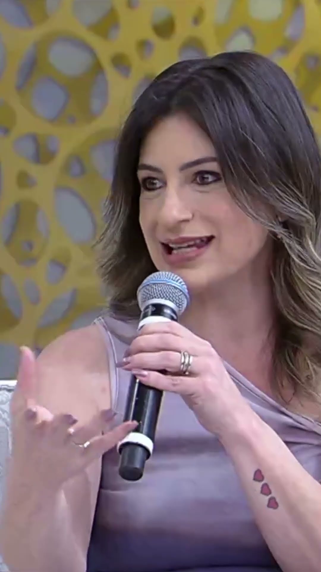 Psicóloga explica por que os pais não devem expor modelo de relacionamento sexual para os filhos