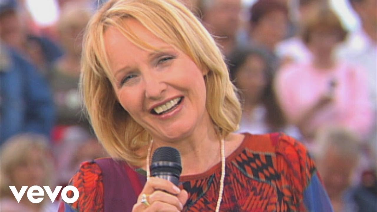 Kristina Bach - Es war keine Nacht zuviel (ZDF-Fernsehgarten 12.09.2004) (VOD) Kristina Bach - Es war keine Nacht zuviel (ZDF-Fernsehgarten 12.09.2004) (VOD)
