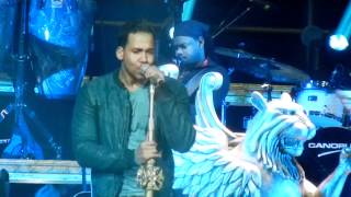 Video thumbnail of "Romeo Santos - Promise (live)"