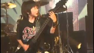 ozzy osbourne   crazy trainwith 9 years old guitarist