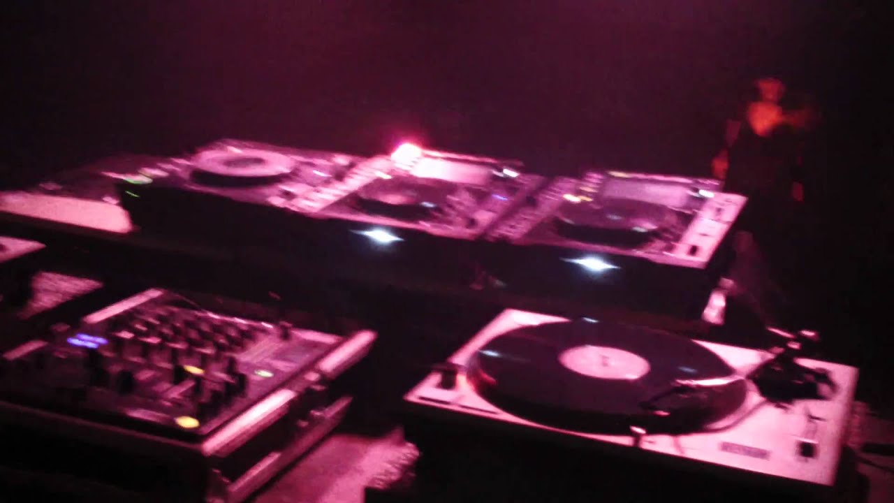 Roland Wiesinger @ Cembrankeller Linz 15.01.2011 (HD) Closing set