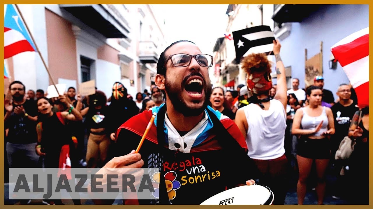 آلاف البورتوريكيين في الخارج يعودون إلى ديارهم للانضمام إلى الاحتجاجات