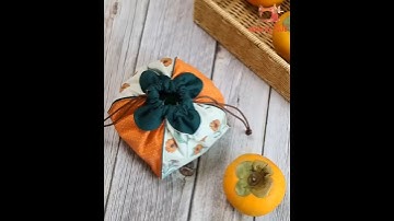 How to Make a Cute Persimmon-shaped Drawstring Pouch |  Free Sewing Pattern @madebyjojo