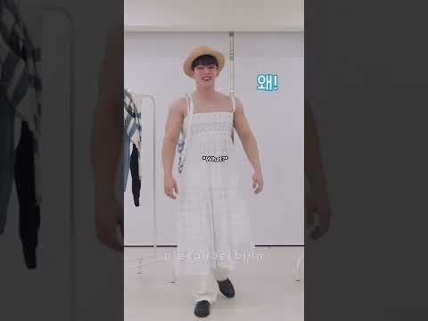 Wonho in a dress dancing to 'Love Dive' #kpop #wonho #ive #shorts