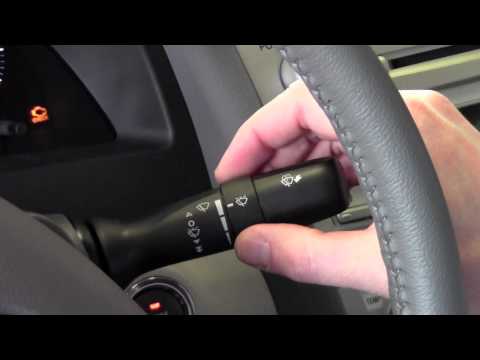 Video: Yuav ua li cas loj windshield wipers 2011 Toyota Camry coj?