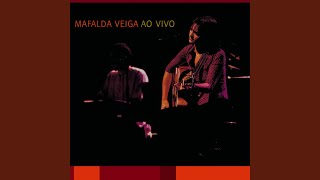 Video thumbnail of "Mafalda Veiga - Lado (a lado)"