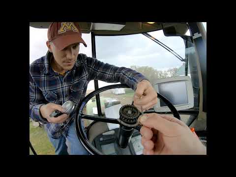 Vidéo: Comment retirer le volant d'un tracteur de pelouse John Deere ?