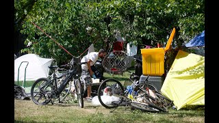 TORONTO BECOMING A TENT CITY: Another encampment crops up at Trinity Bellwoods Park