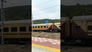 பலதரப்பட்ட மனங்கள் ஒன்றாக பயணிக்கும் இடம்😲💯💞. #train #railway #trainjourney #travel #lifelessons