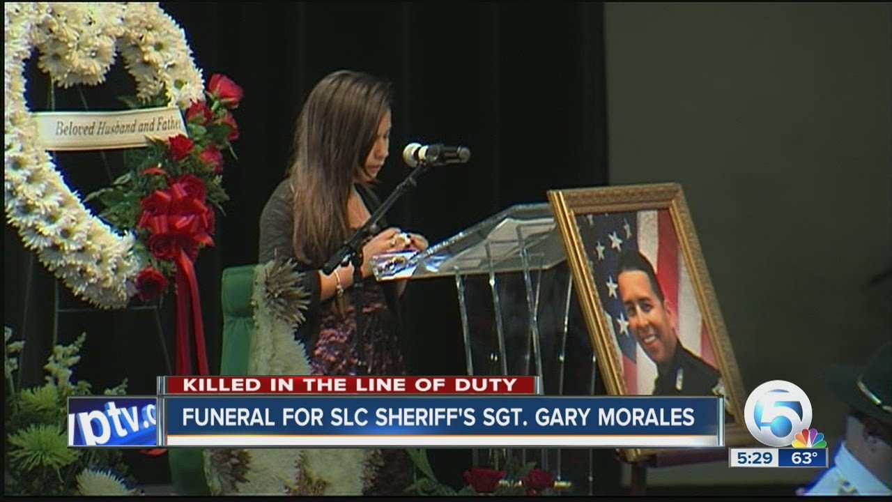 1,000 members of law enforcement attend services