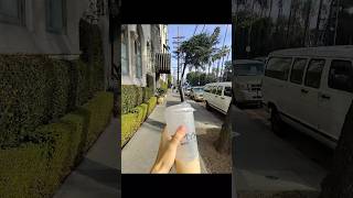 Ze moet straks haar eigen boba-rietje meenemen om haar drankje op te kunnen drinken. 😂