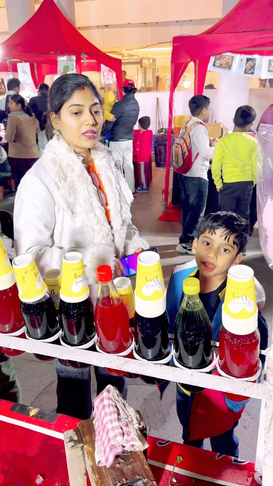 Anant ne Christmas Eve me liya burf ka gola ????️☃️❄️??