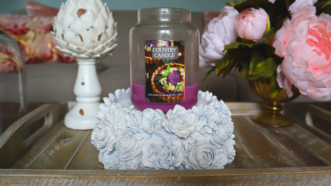 Candle Review: Kringle Country Candle Coconut & Blueberry Tart - YUM!