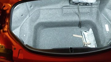 LED lights added to 2017 Mazda Miata MX-5 trunk