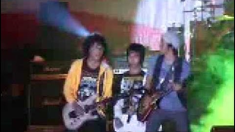 dMasiv - Ilfil Manusia Tak Berharga by gproduction