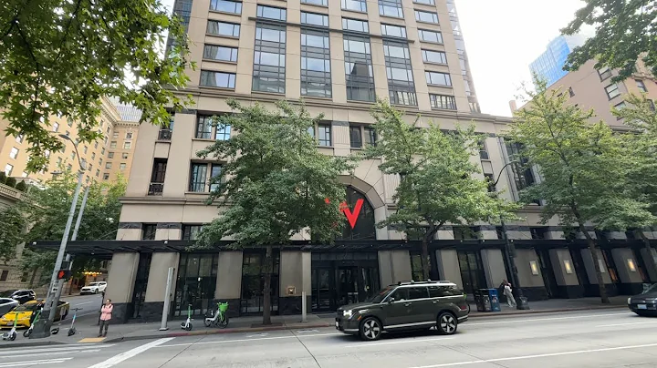 W Hotel Seattle Review: Great Location But I’m Hungry!